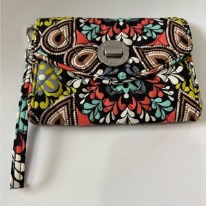Vera Bradley NWOT Sierra Stream paisley print turn lock front wallet wristlet